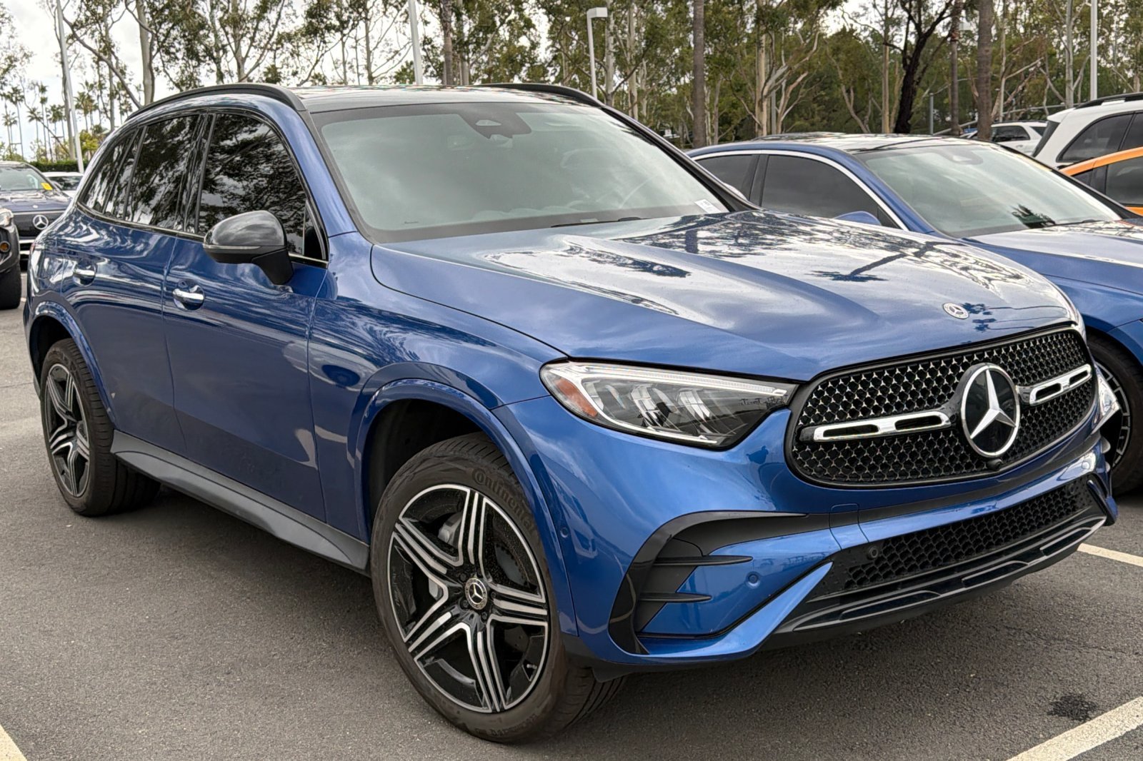 Used 2023 Blue Mercedes-Benz GLC 300 image 3
