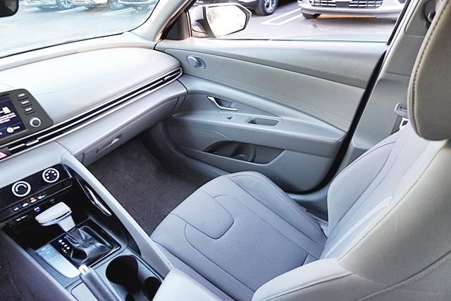 Used 2024 Gray Hyundai SE image 19