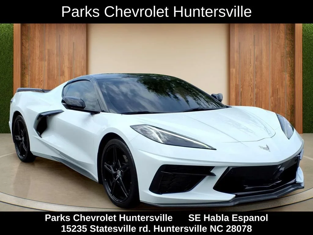 Used 2020 ARCTIC WHITE Chevrolet 2LT image 1