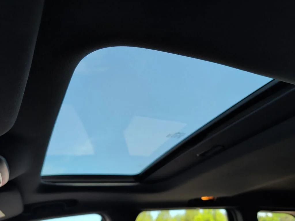Used 2015 White Jeep Altitude image 19