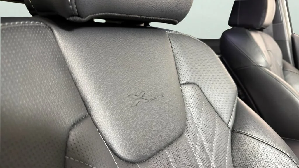 Used 2024 White Kia EX X-Line image 38