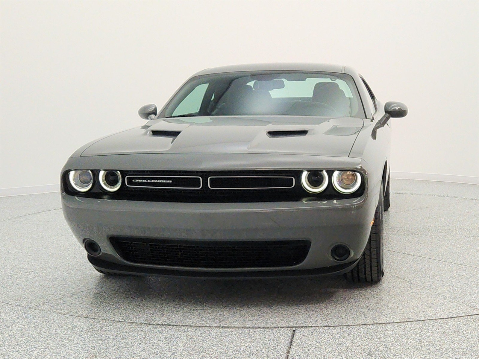 Used 2019 Destroyer Gray Clearcoat Dodge SXT RWD image 2