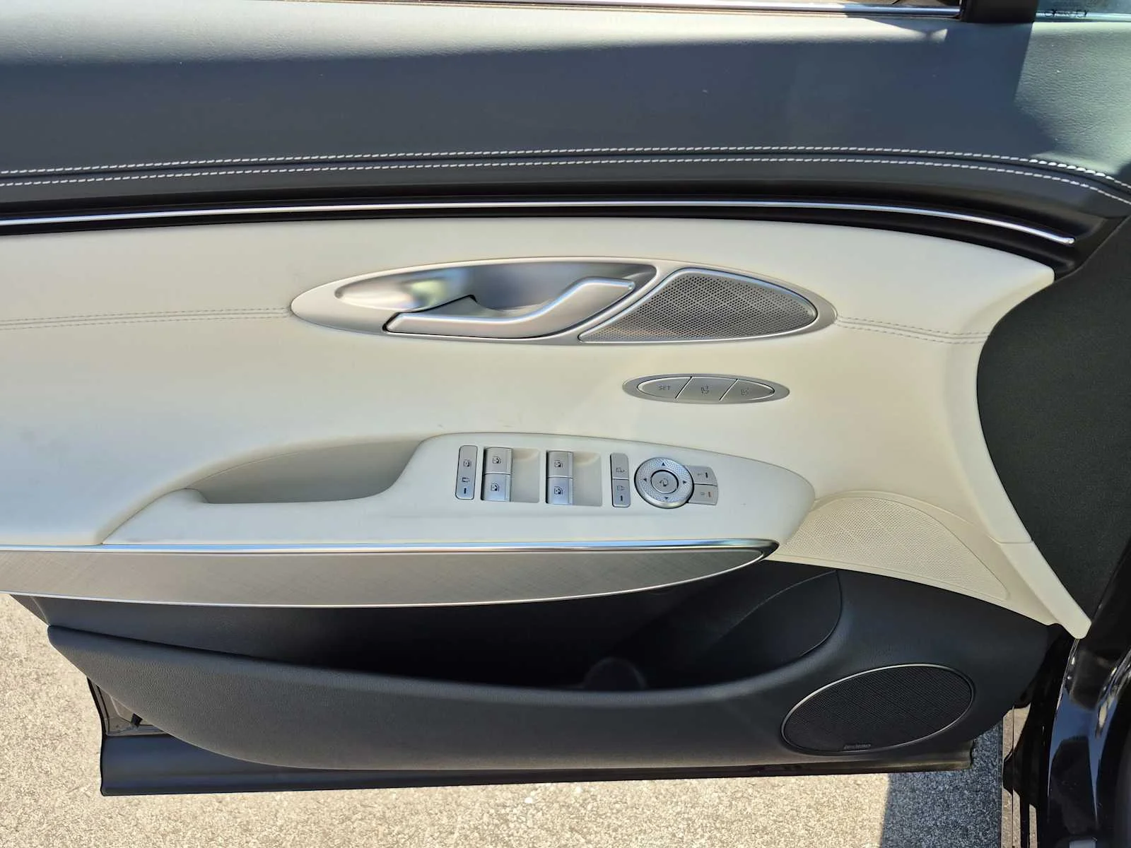 2025 GENESIS GV70 Advanced - Photo 17