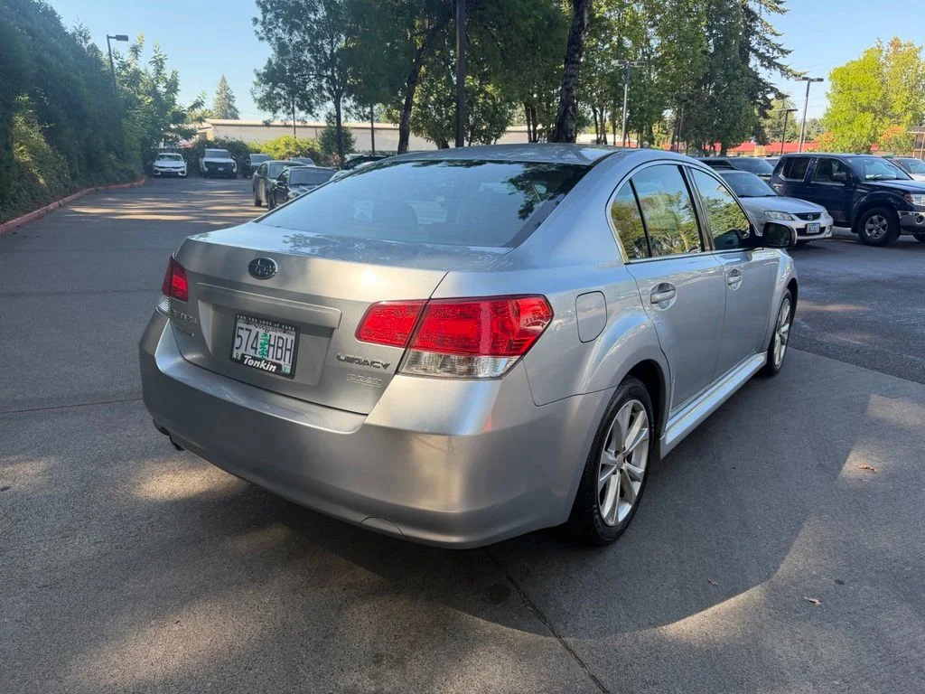 Used 2013 Ice Silver Metallic Subaru 2.5i image 4