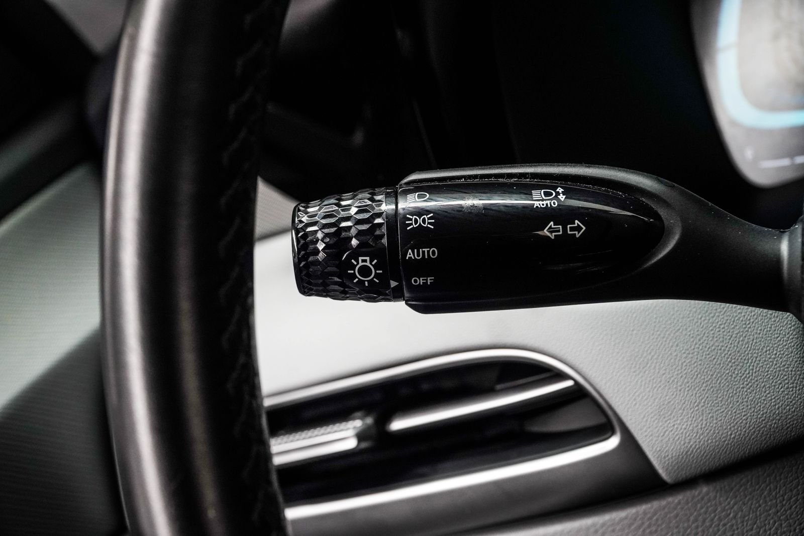 Used 2025 Black Hyundai SEL image 35