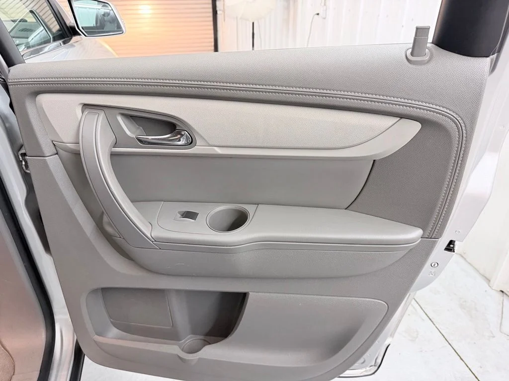 Used 2014 Silver Chevrolet LT image 34
