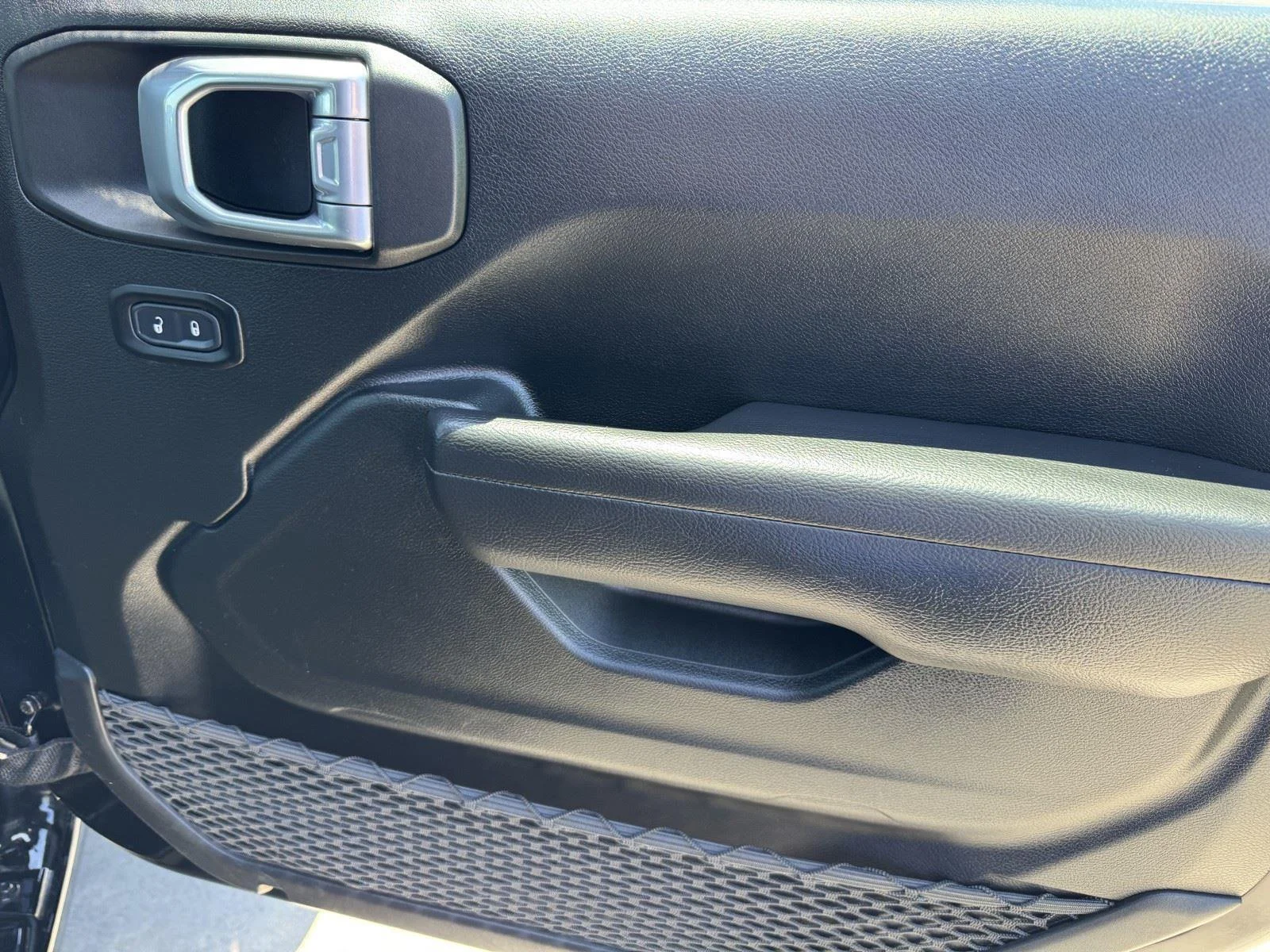 Used 2022 Black Clearcoat Jeep Unlimited Sport Altitude image 9