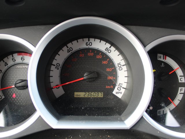 Used 2015 Silver Sky Metallic Toyota Base image 9