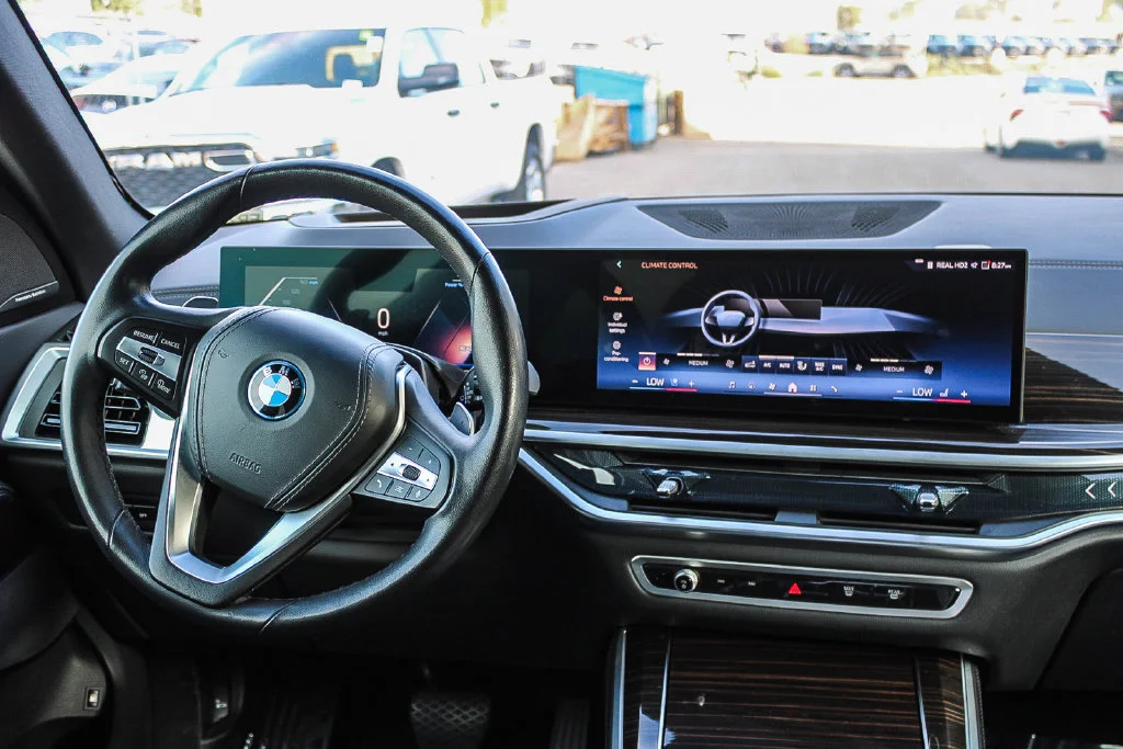 Used 2025 Black BMW xDrive50e image 14