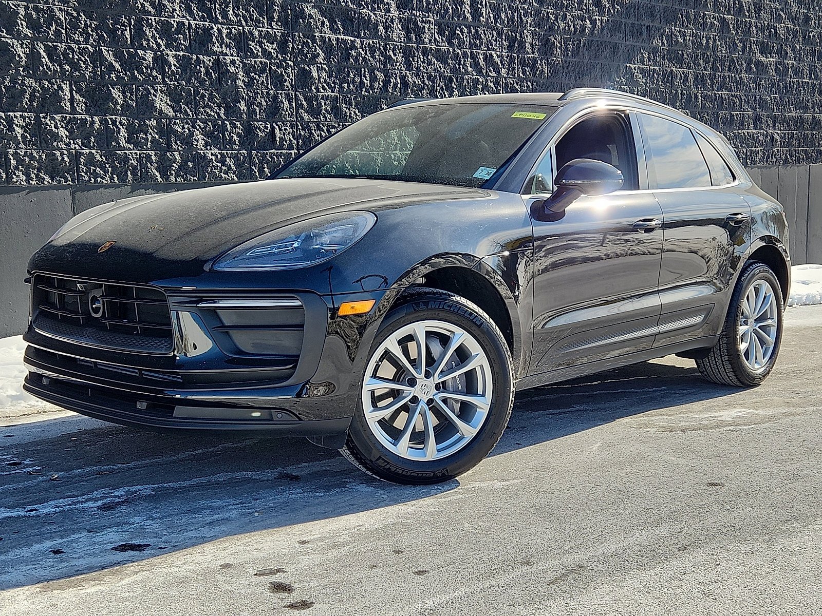 2025 Porsche Macan Base