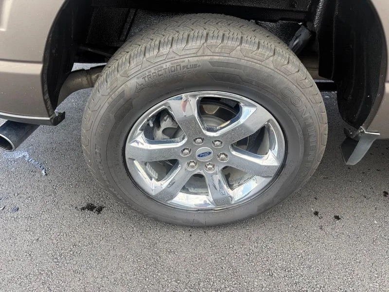 Used 2021 Gray Ford XLT image 16