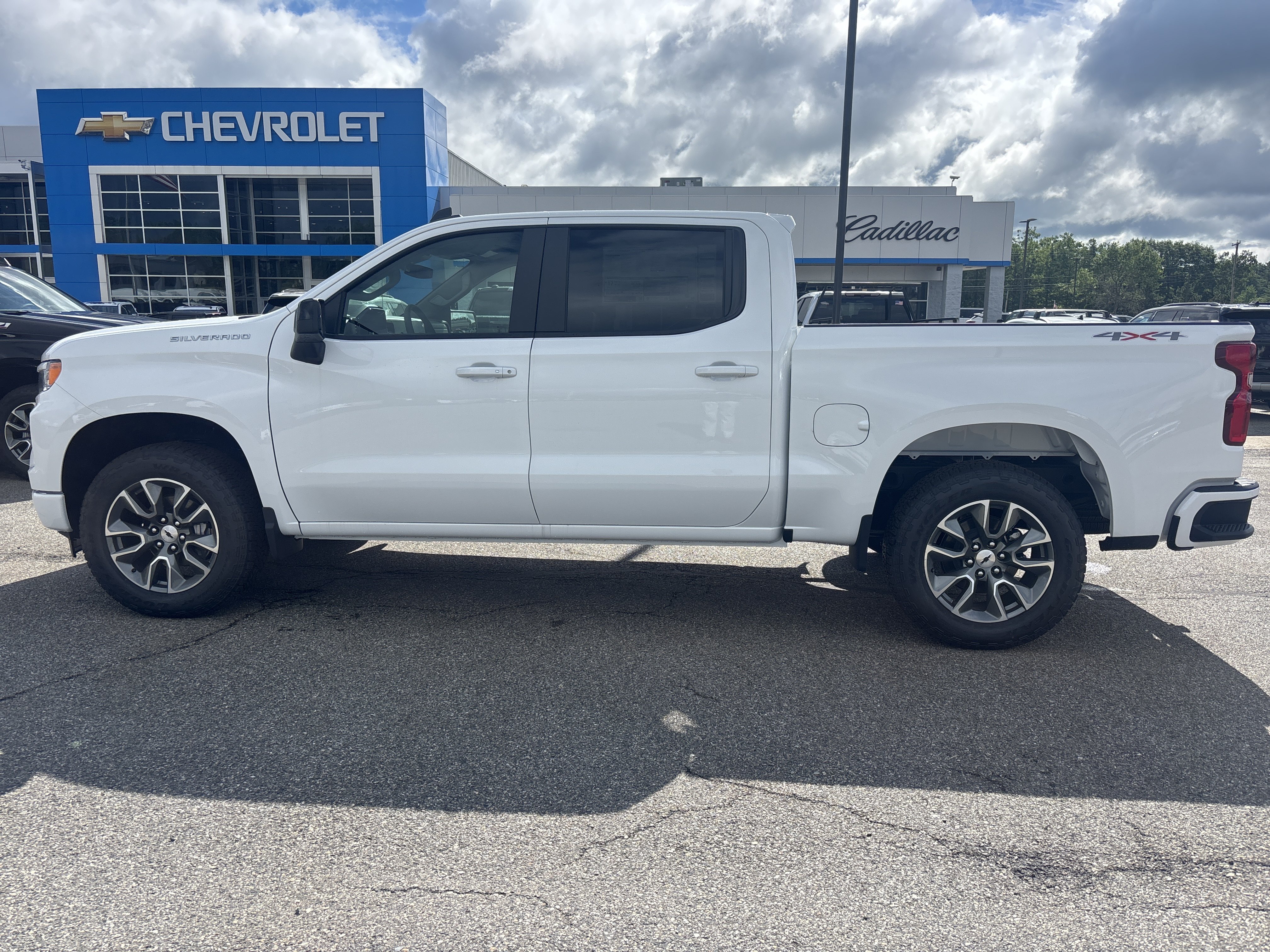New 2026 Summit White Chevrolet RST image 2