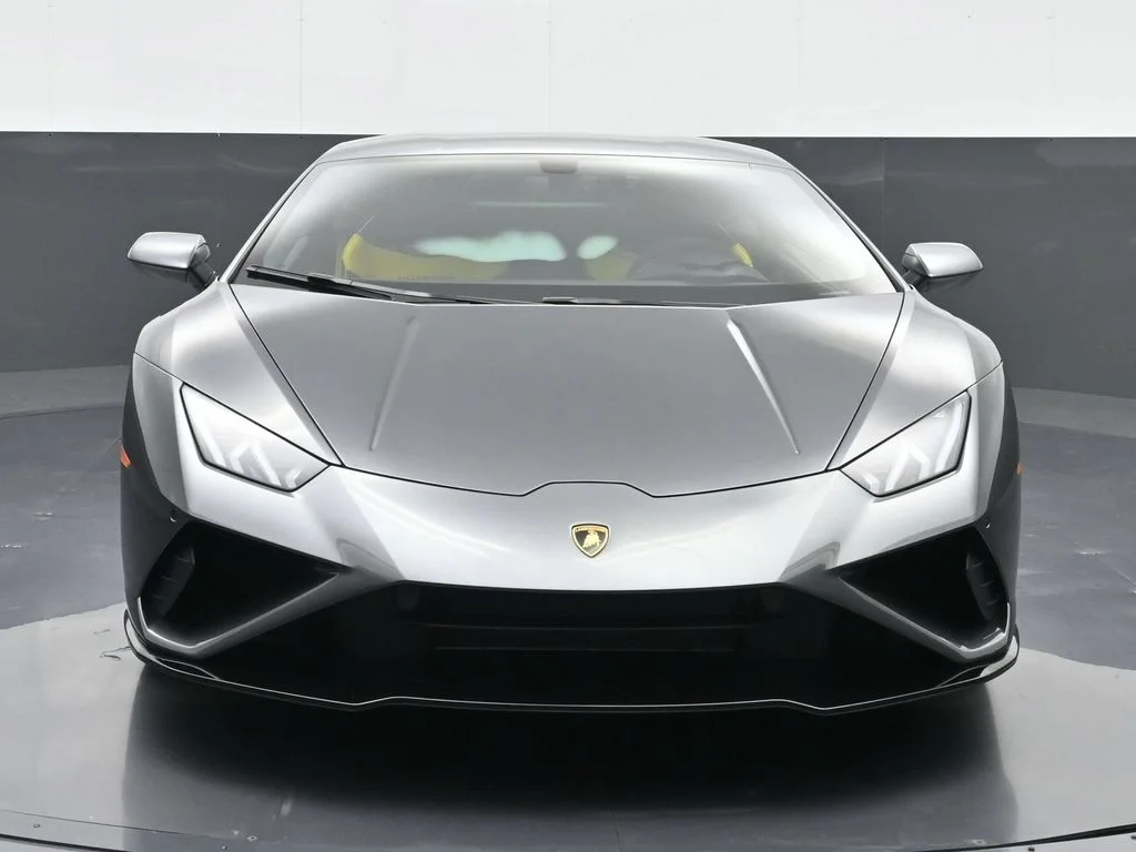 Used 2022  Lamborghini Base image 15