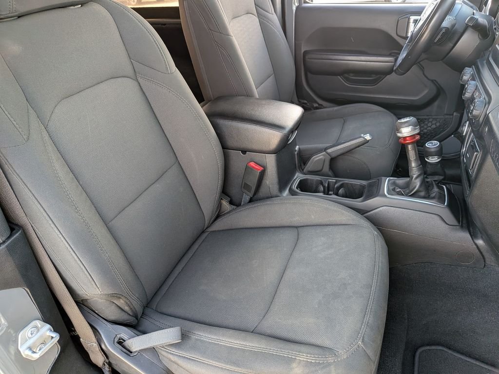 Used 2020 Gray Jeep Sport S image 25