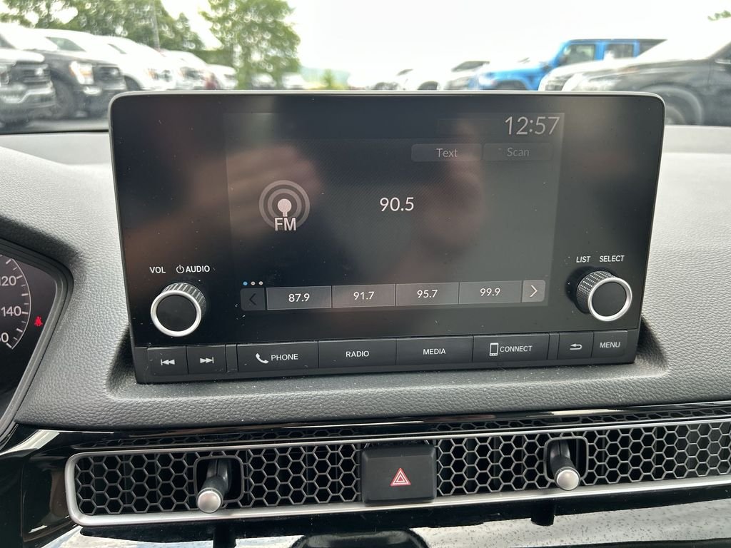 Used 2022 White Honda EX image 22