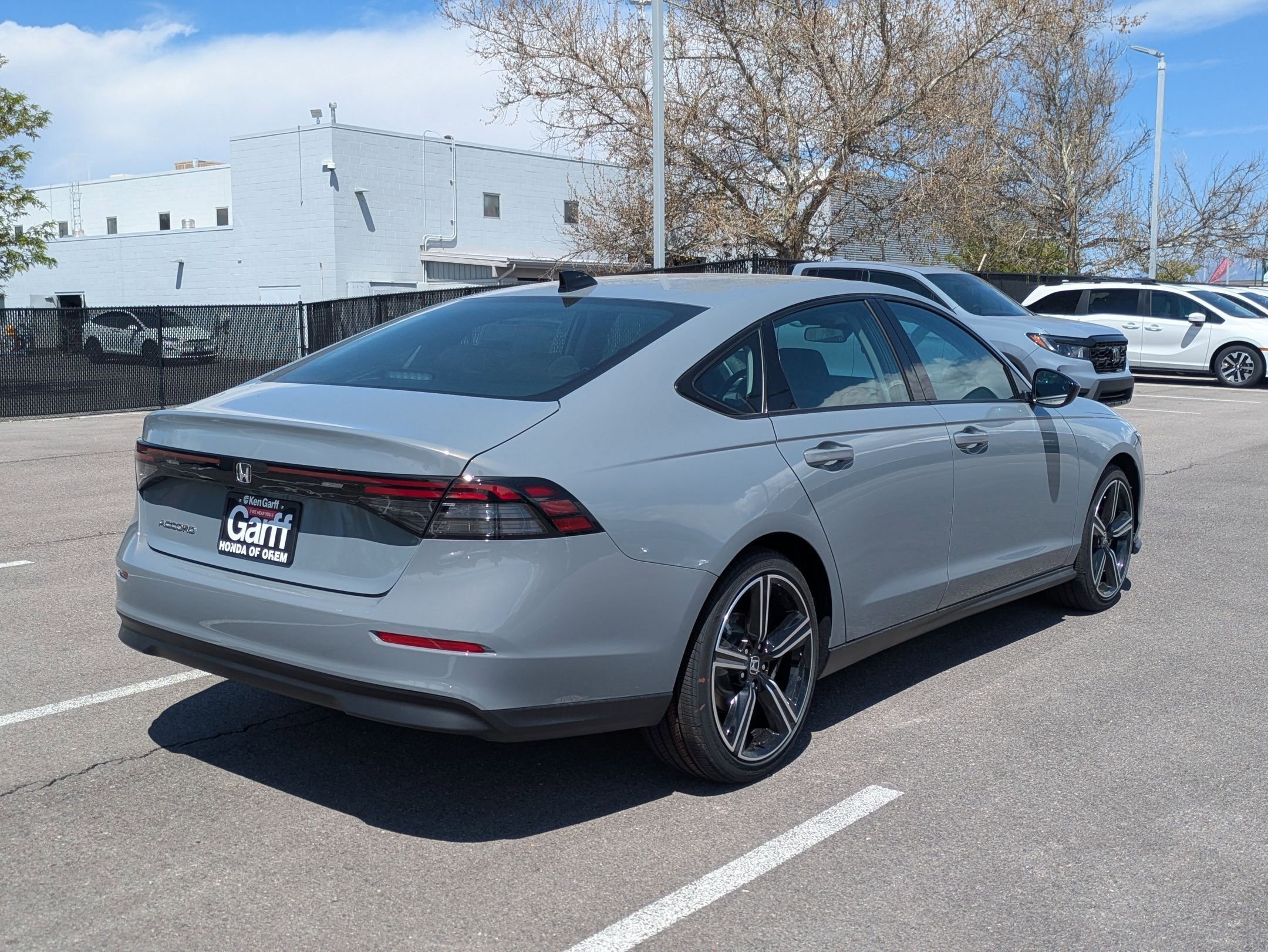 New 2026 Urban Gray Pearl Honda SE image 3