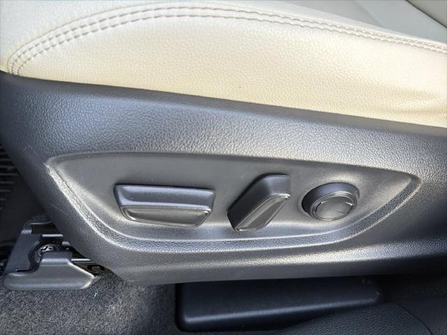 Certified Used 2024 WIND CHILL PEARL Toyota  image 27