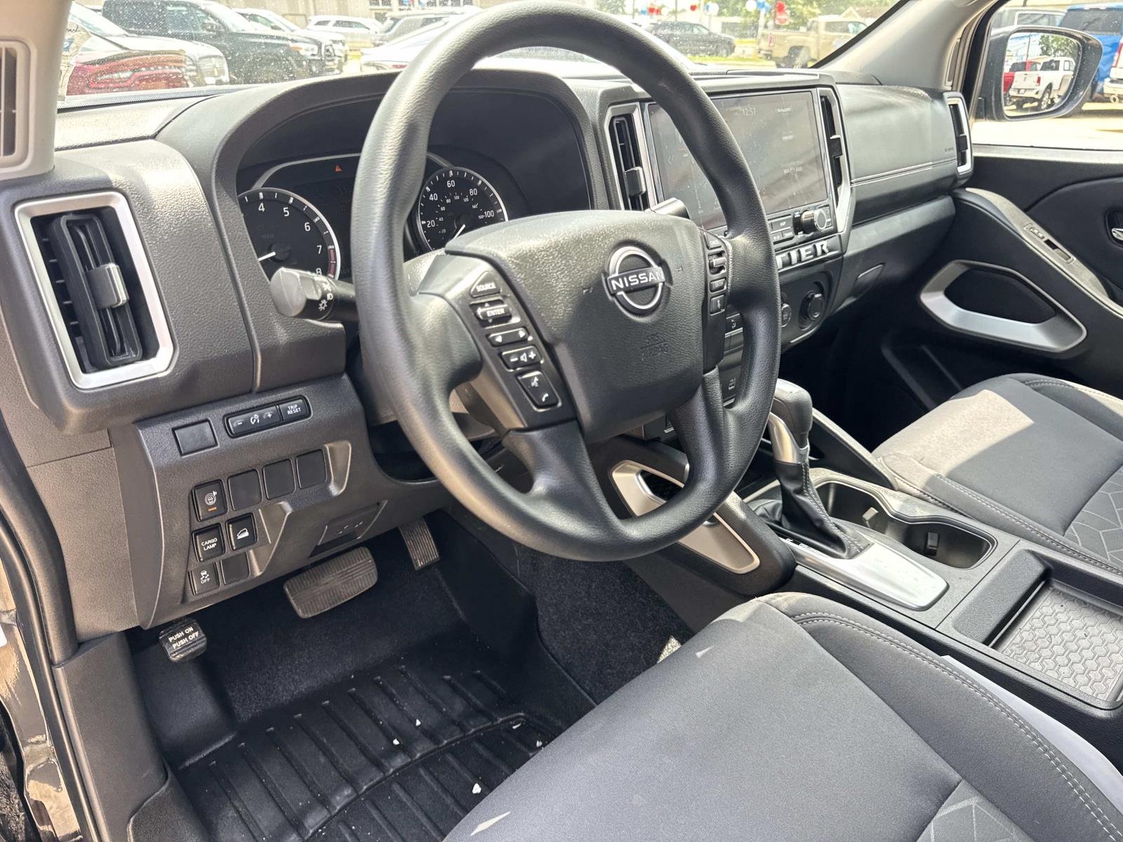 Used 2025 Super Black Nissan SV image 17