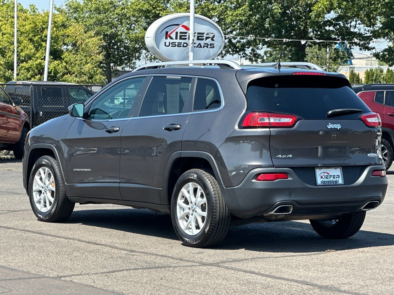 2018 Jeep Cherokee Latitude Plus - Photo 6