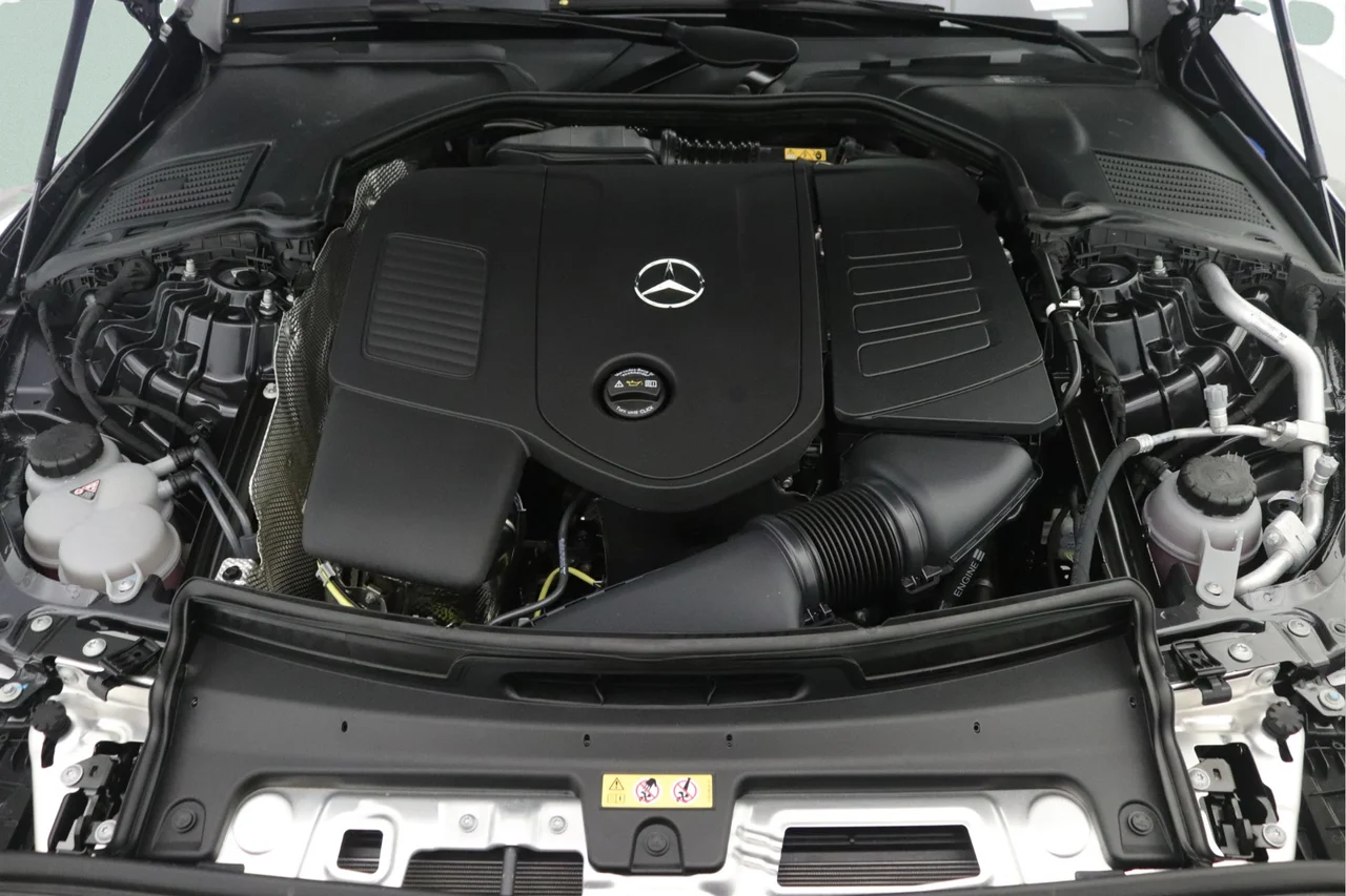 New 2026 Graphite Grey Metallic Mercedes-Benz C 300 image 10