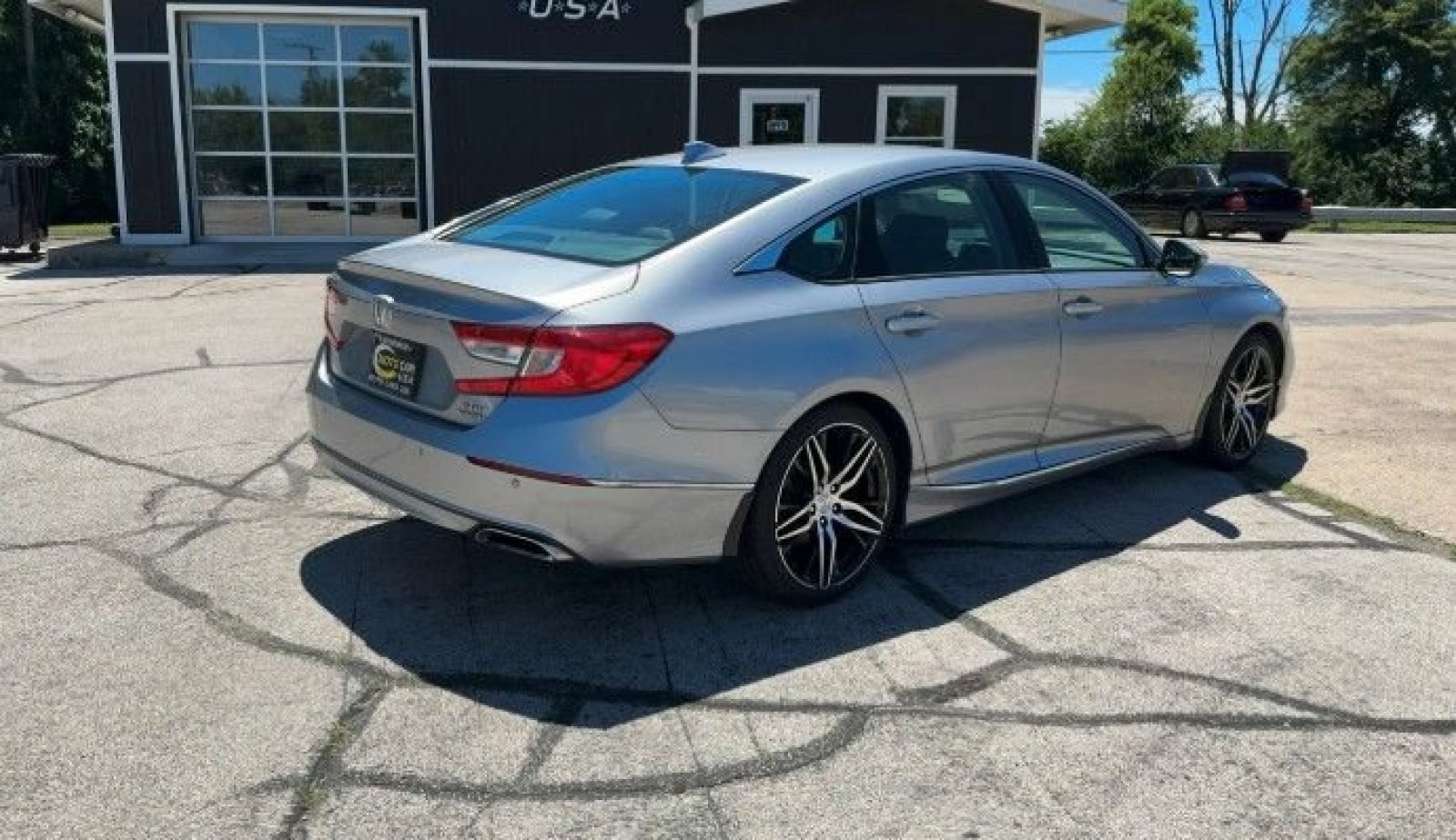 Used 2022 Lunar Silver Metallic Honda Touring image 5
