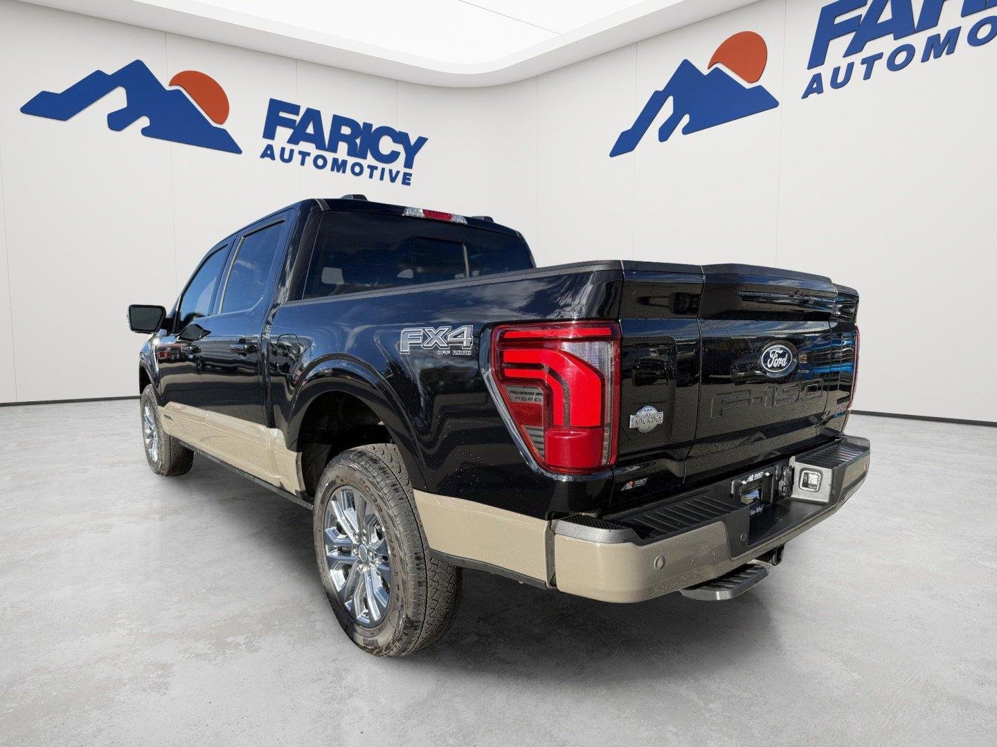 Used 2025 Agate Black/Marsh Gray Ford King Ranch image 3