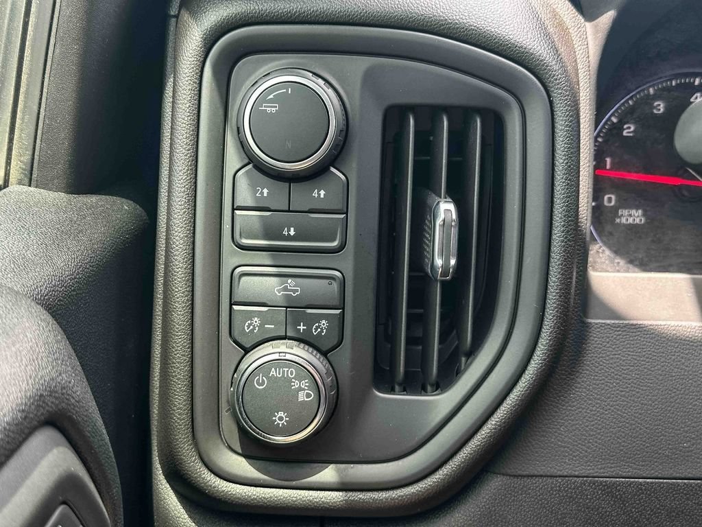 Used 2022 NORTHSKY BLUE METALLIC Chevrolet Custom image 33