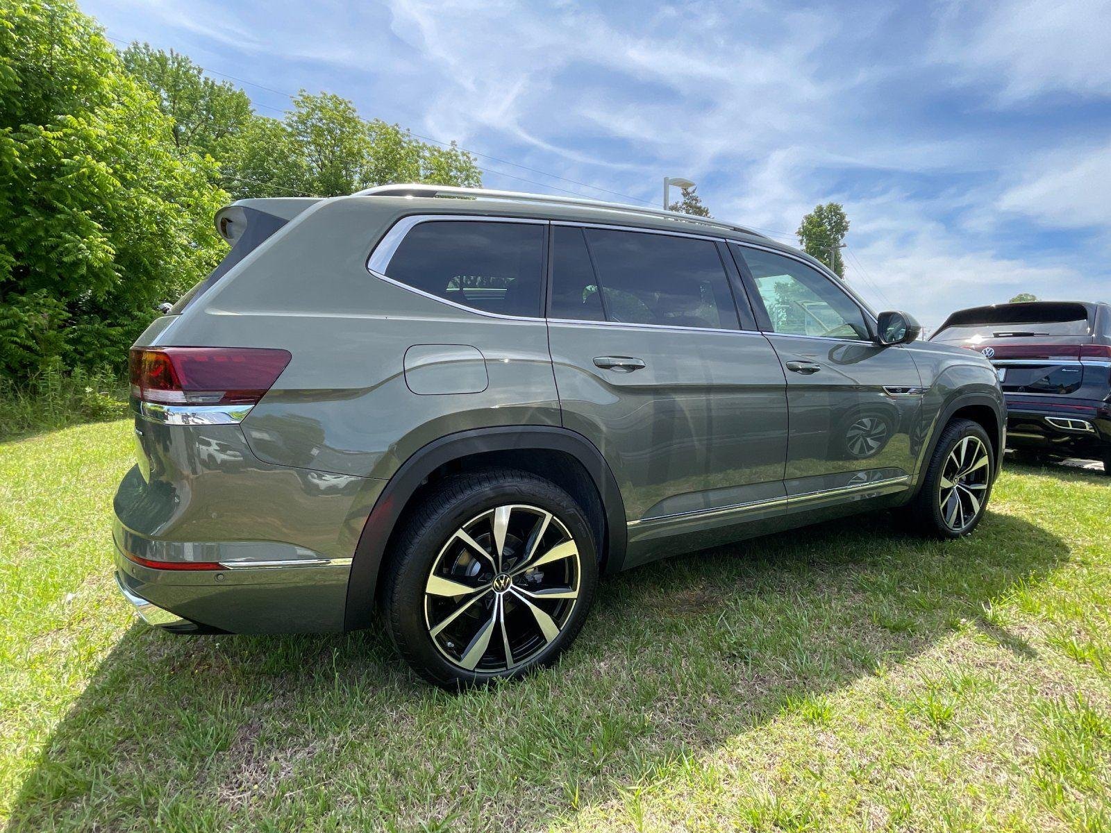 New 2026 Avocado Green Pearl Volkswagen 2.0T SEL Premium R-Line image 6