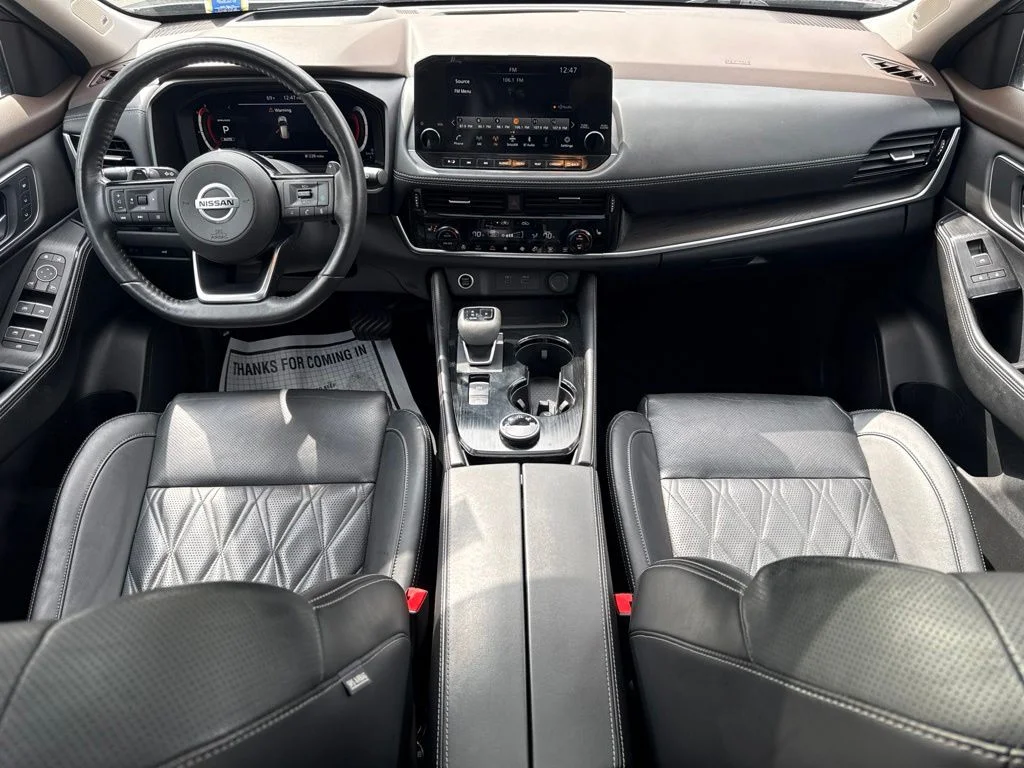 Used 2021 Gray Nissan Platinum image 19