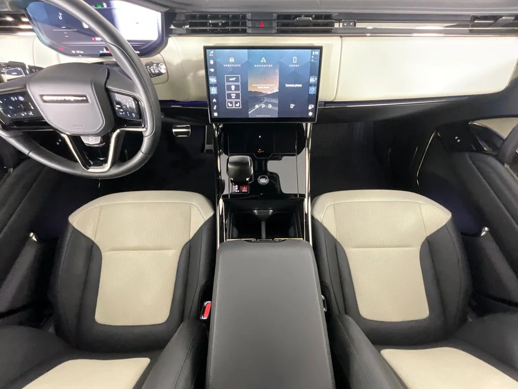 Used 2025 Blue Land Rover SV Edition Two image 14