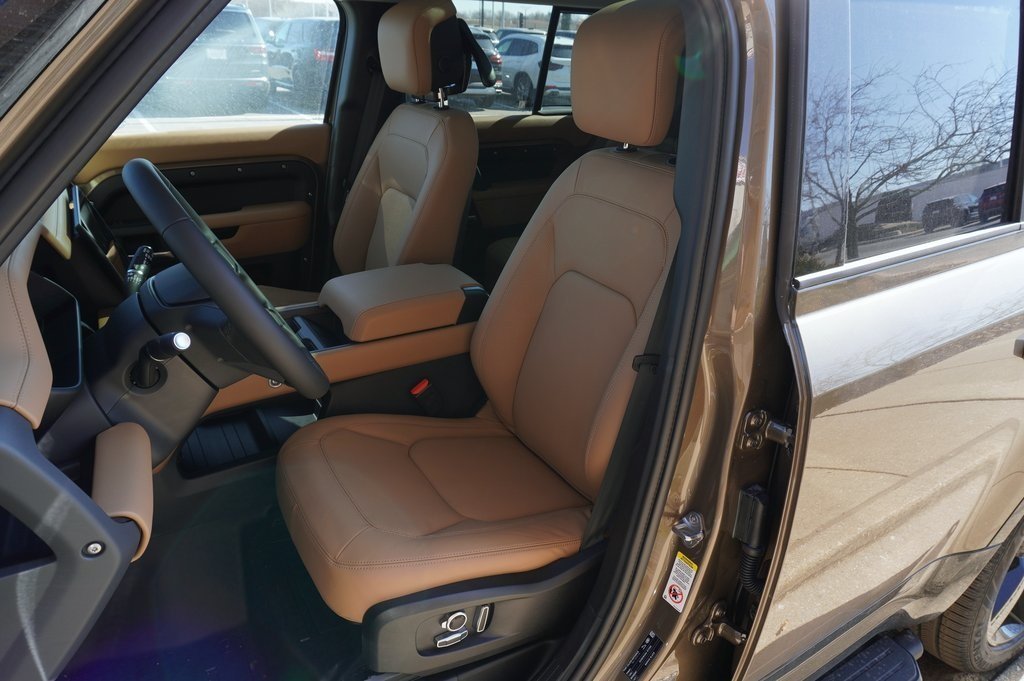 2026 LAND ROVER DEFENDER - Image 13