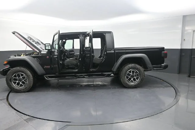 Used 2025 Black Jeep Rubicon image 32