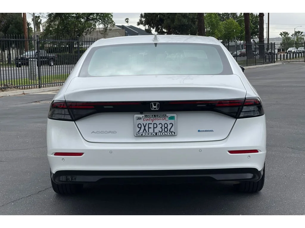 Certified Used 2025 Platinum White Pearl Honda HYBRID EX-L image 4
