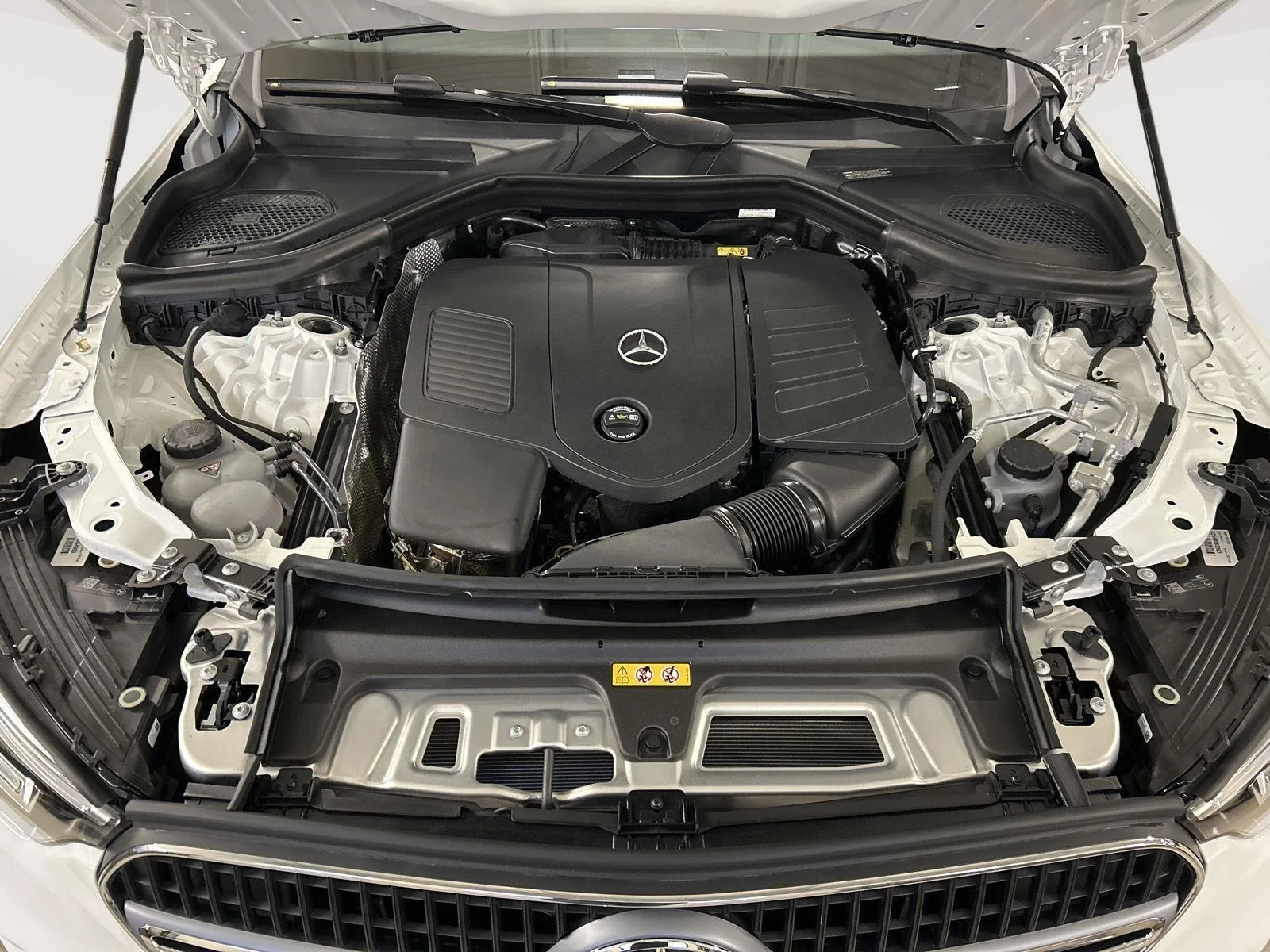 New 2026 Polar White Mercedes-Benz GLC 300 image 29
