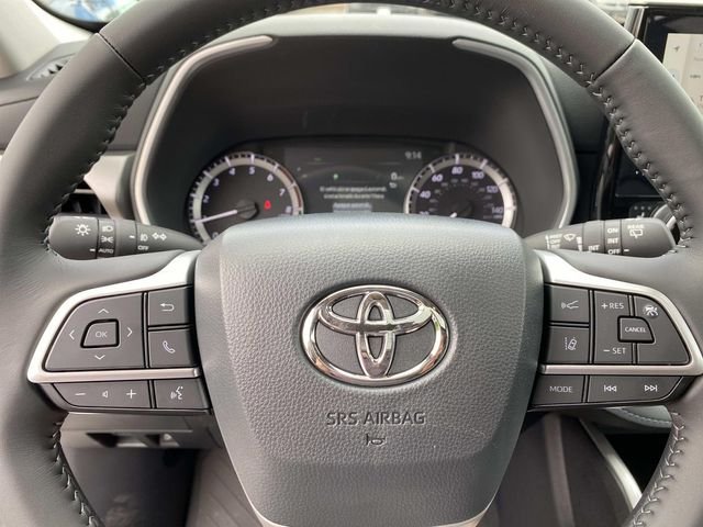 New 2026 Wind Chill Pearl Toyota XLE image 14