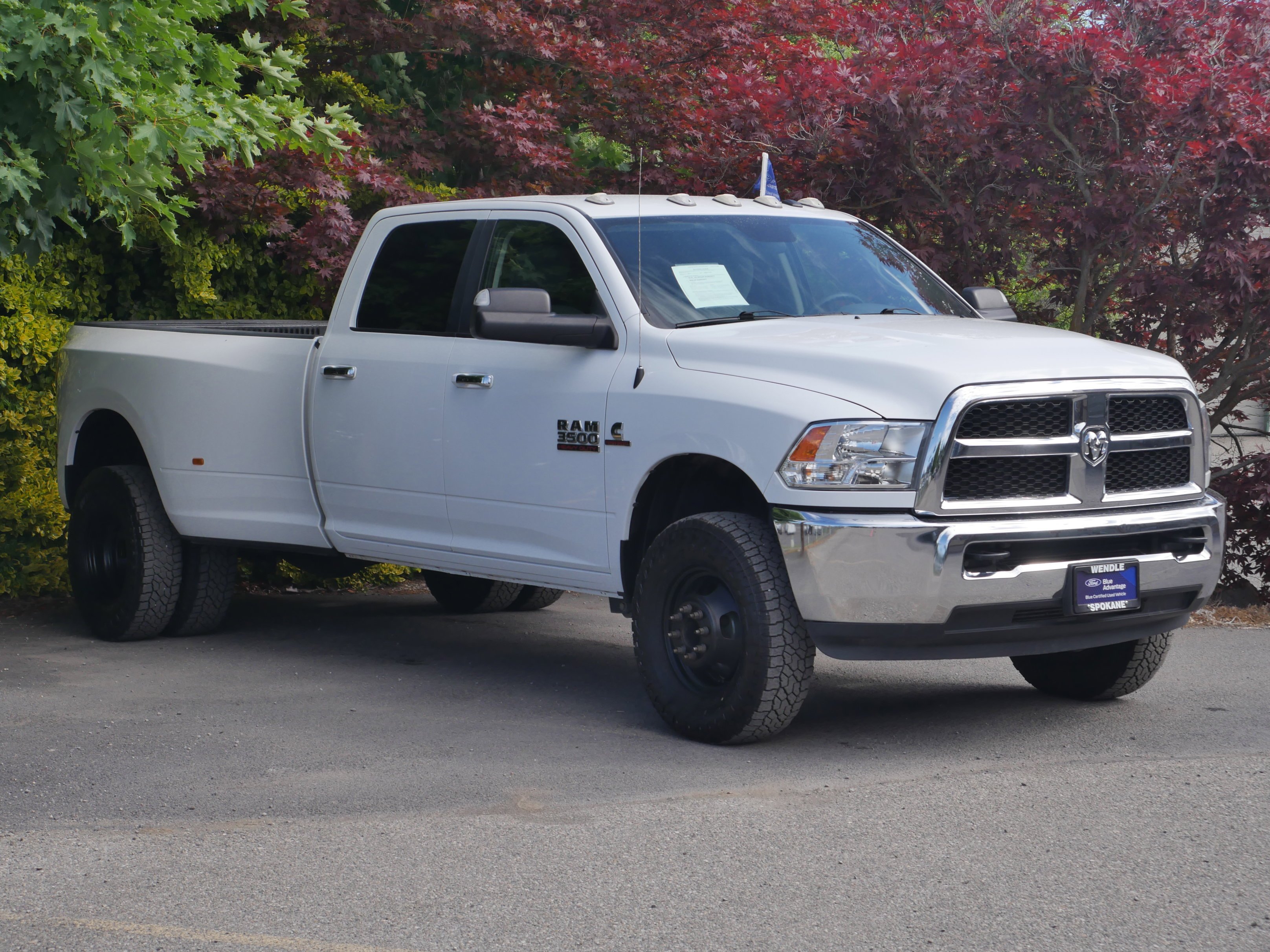 Certified Used 2018 Bright White Clearcoat Ram SLT image 28
