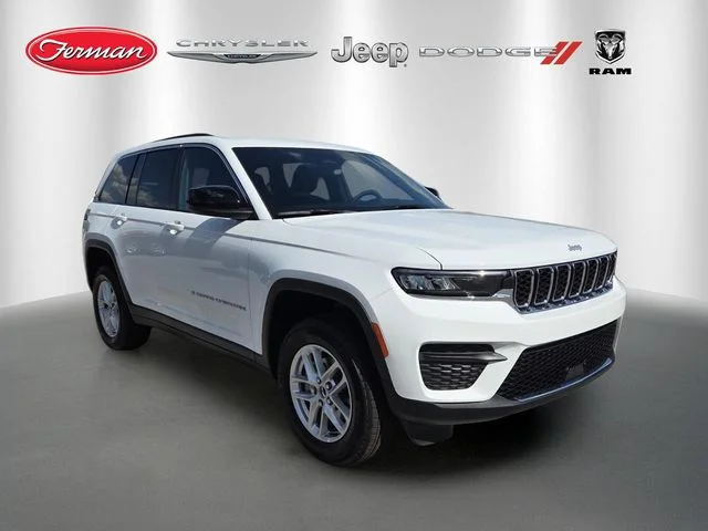 New 2026 Bright White Clear-Coat Exterior Paint Jeep Laredo X image 1