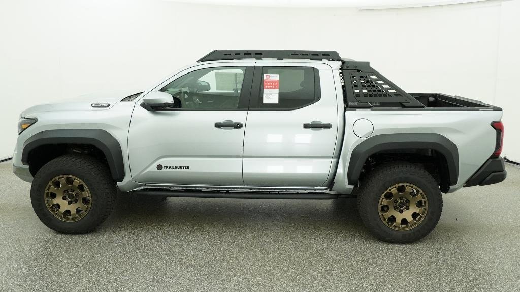 New 2026 Celestial Silver Metallic Toyota Trailhunter image 9