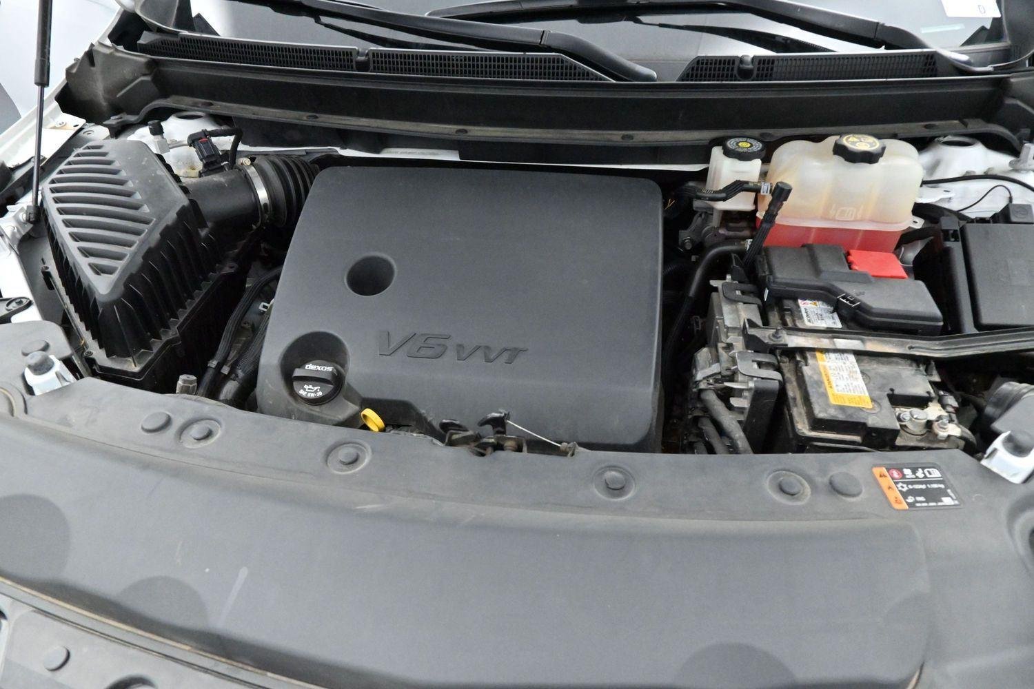 Used 2023 Summit White Buick Essence image 34