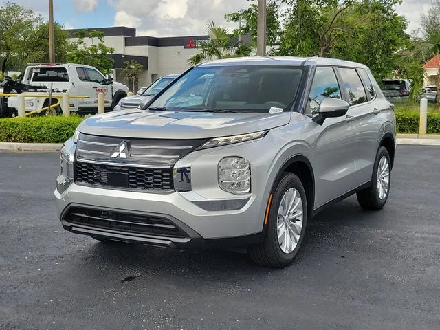 Used 2026 Silver Mitsubishi ES image 30