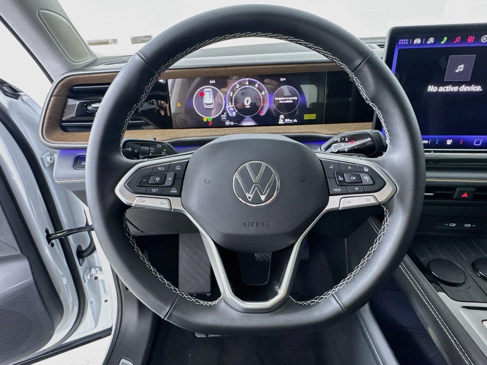 New 2027 Opal White Pearl Volkswagen SE w/Technology image 11