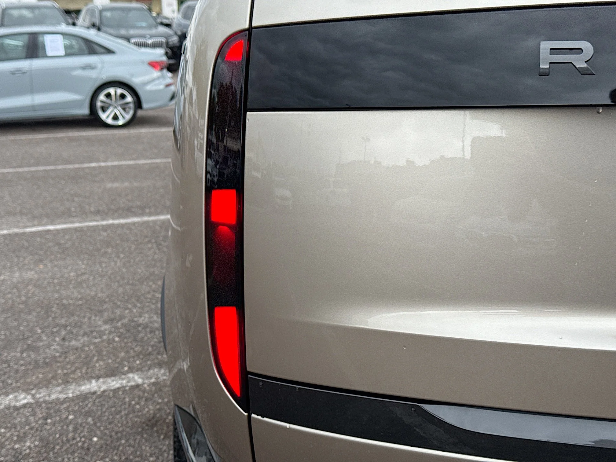New 2026 Sunset Gold SV Bespoke Ultra Metallic Gloss Land Rover Autobiography image 10