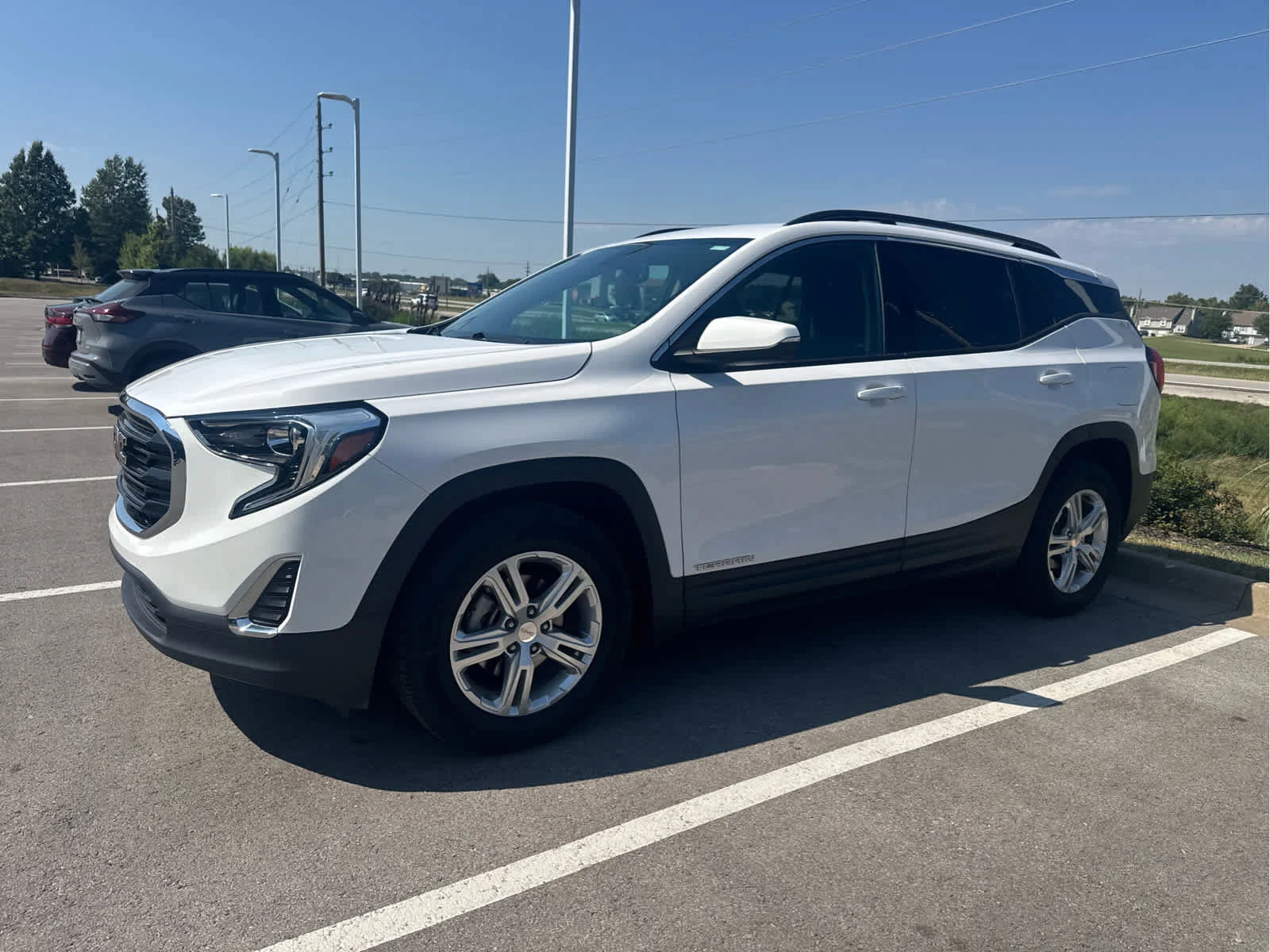 Used 2018 Summit White GMC SLE image 2