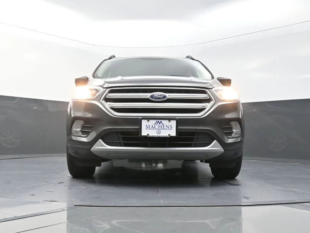 Used 2018 Gray Ford SE image 24
