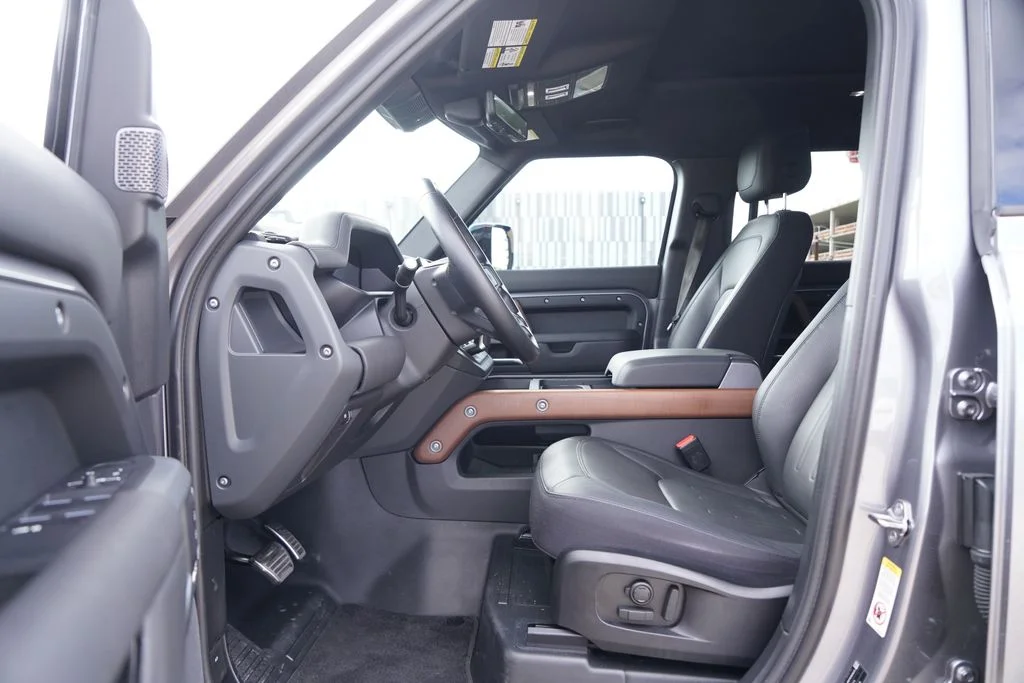 Used 2023 Gray Land Rover X image 10