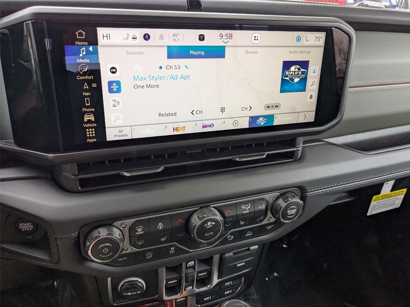 New 2026 Reign Exterior Paint Jeep Mojave X image 18