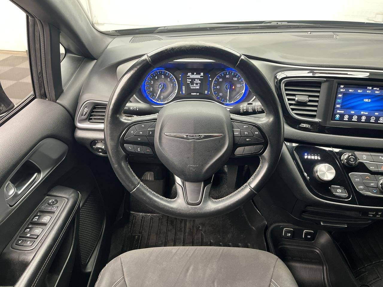 Used 2018 Brilliant Black Crystal Pearlcoat Chrysler Touring Plus image 14