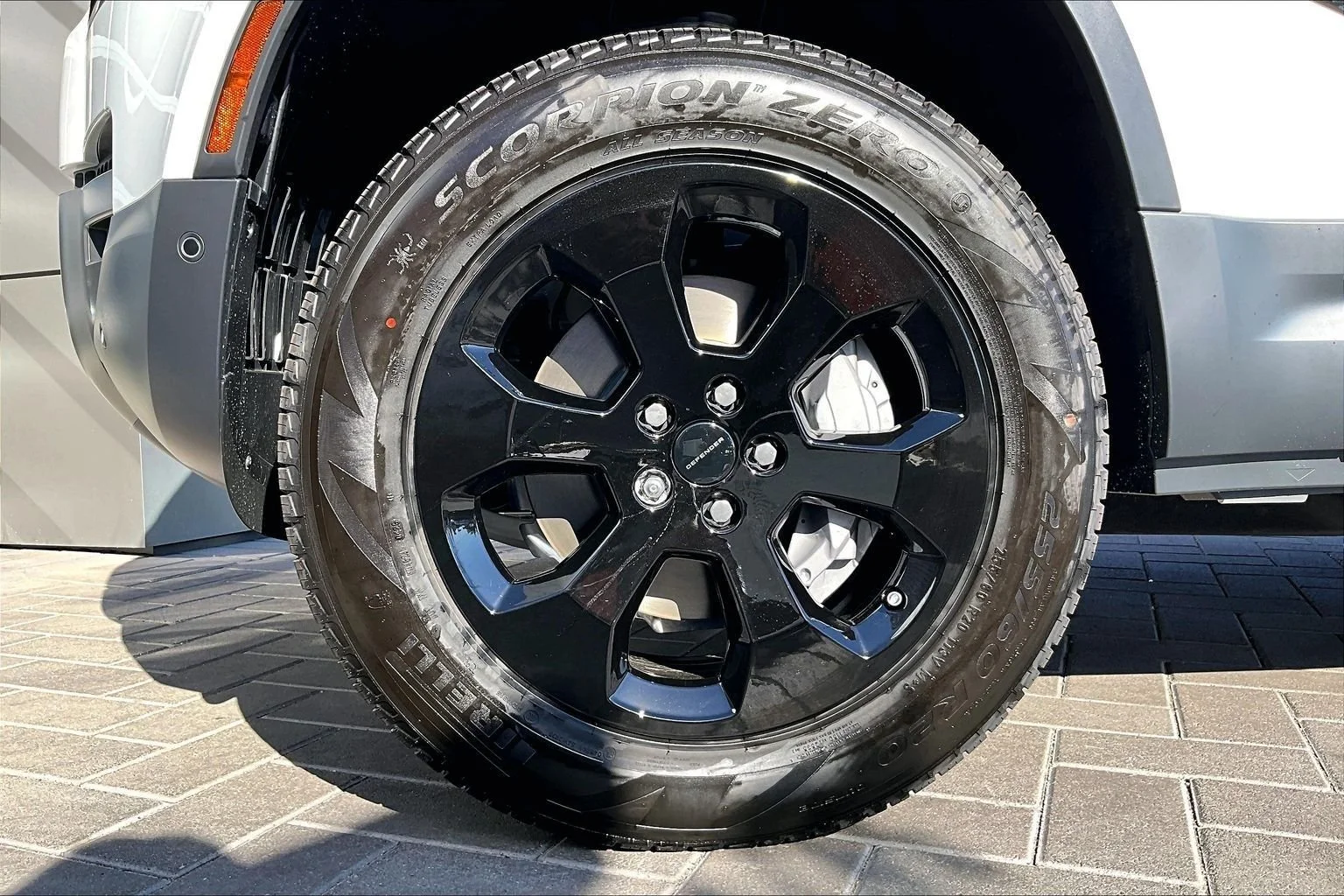 New 2026 Fuji White LAND ROVER S image 12