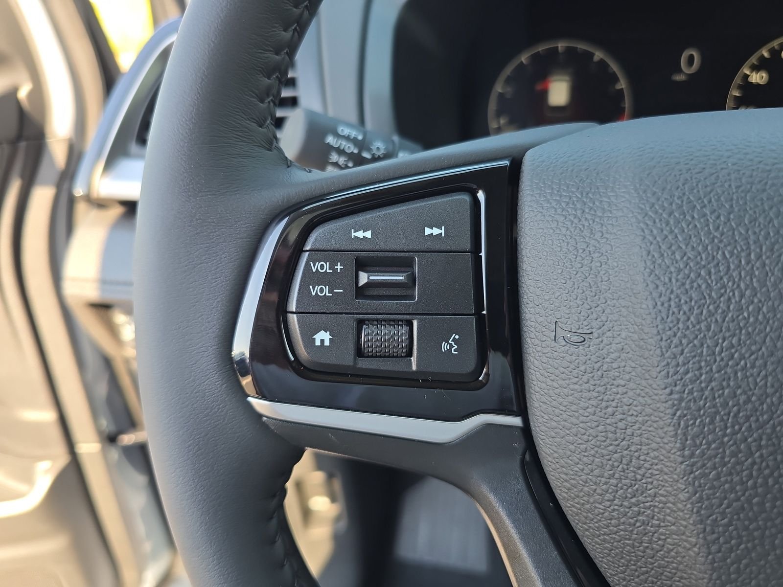 New 2026 Sonic Gray Pearl Honda Touring image 24
