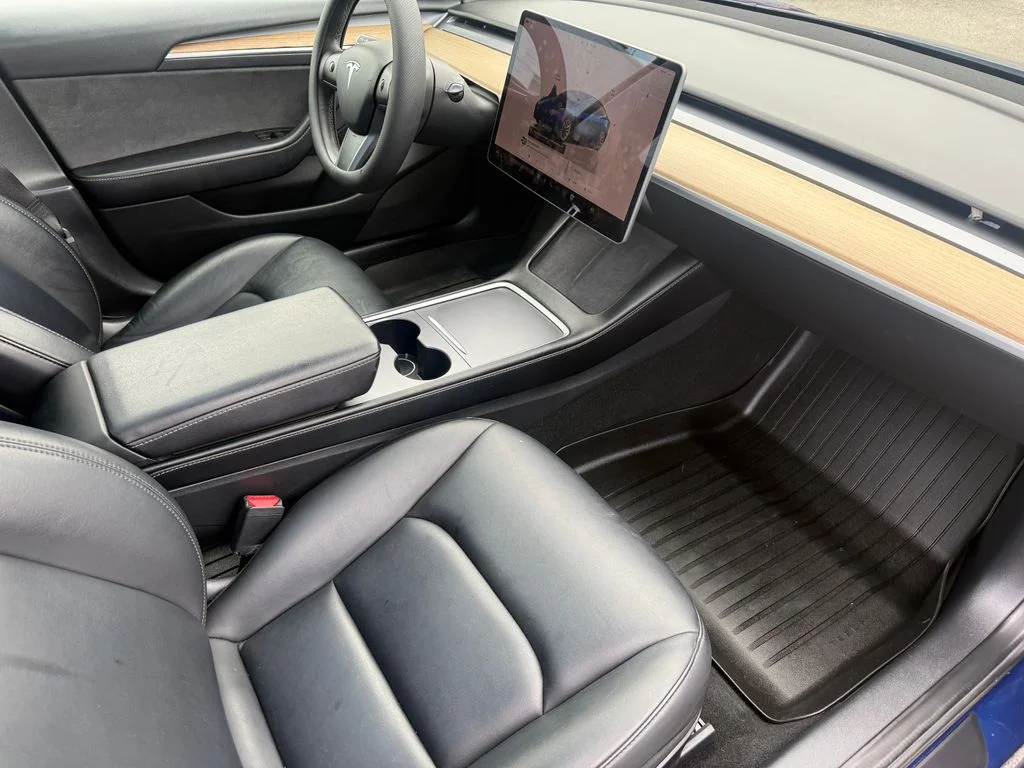 Used 2022  Tesla Base image 26